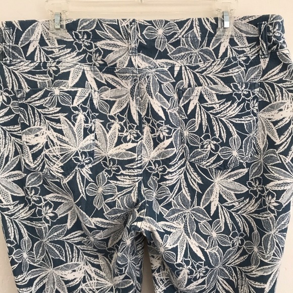 Denim Leggings - Picture 3 of 5